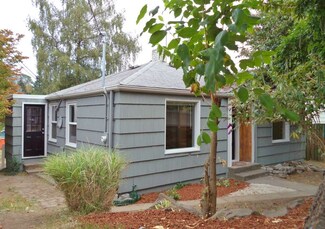 9230 12th Ave SW, Seattle, WA 98106