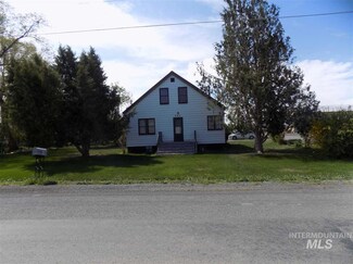 425 North St, Filer, ID 83328