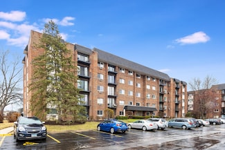 4711 Saint Joseph Creek Rd Unit 2-I, Lisle, IL 60532