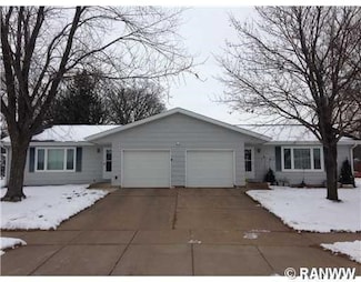1712 Chumas Dr, Eau Claire, WI 54701