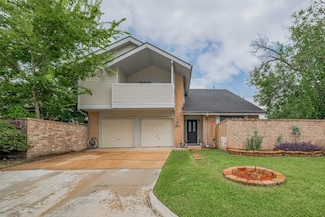 13515 Hollowgreen Ct, Houston, TX 77082
