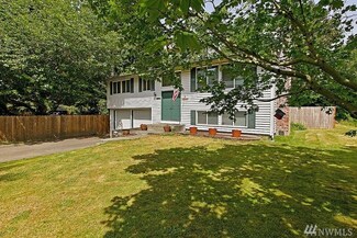 3215 SE Azalea Ave, Port Orchard, WA 98366