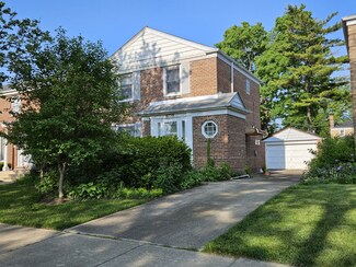 6738 N Drake Ave, Lincolnwood, IL 60712