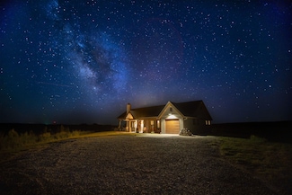 987 River Rd, Red Cloud, NE 68970