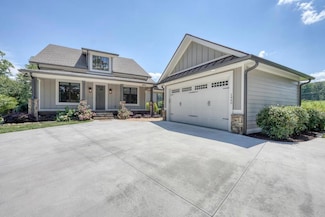 1440 Sutton Farm Rd, Hiawassee, GA 30546