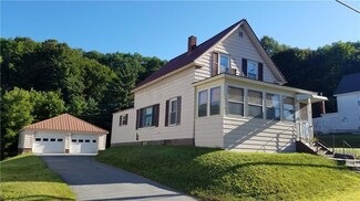14 Jewell St, Jay, ME 04239