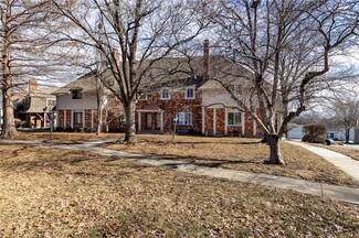 8305 NW Waukomis Dr, Kansas City, MO 64151