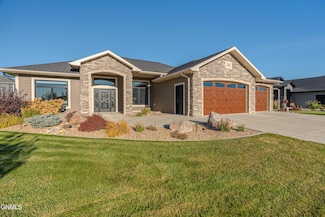 1221 Community Loop, Bismarck, ND 58503
