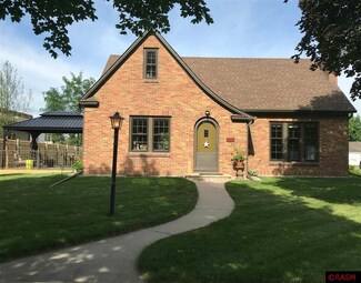 513 513 5th St, Gaylord, MN 55334