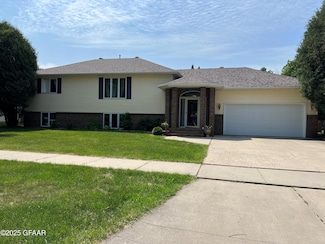 3649 20th Ave S, Grand Forks, ND 58201