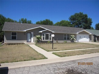 824 Graceland Ave, Perry, IA 50220