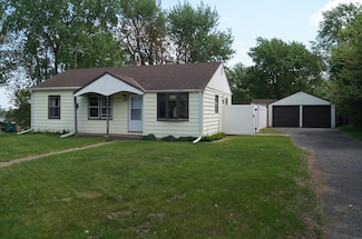 1898 Kathleen Dr, Saint Paul, MN 55118
