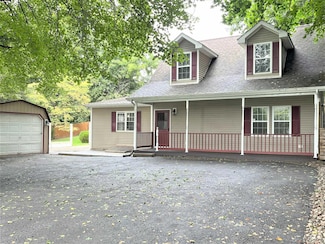 8 James St, Poughkeepsie, NY 12603