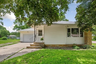 440 Broadway Ave N, New Richland, MN 56072