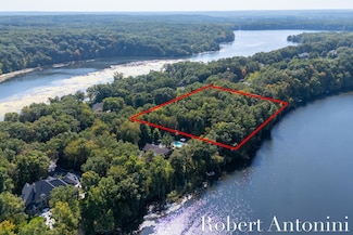 14111 Thompson Dr NE, Vergennes Township, MI 49331