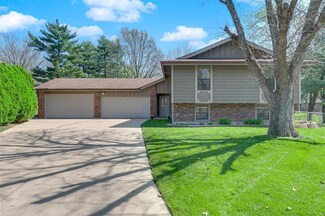 16 Steven Brent Ct, Saint Peters, MO 63376