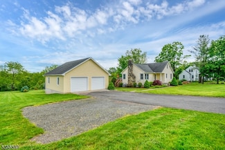 552 Stamets Rd, Milford, NJ 08848