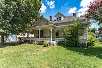 322 W 12th St, Columbia, TN 38401