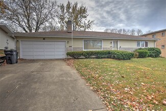 415 E Christine Dr, Decatur, IL 62526
