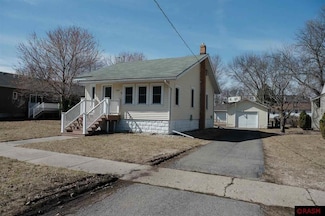 220 S Ramsey St, Blue Earth, MN 56013