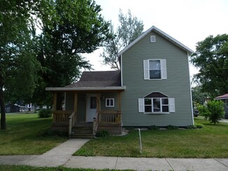 302 W Davis St, Hamlet, IN 46532