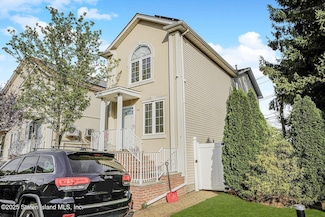 68 Erika Loop, Staten Island, NY 10312
