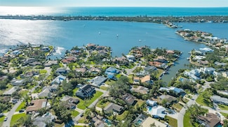 1833 Sandalwood Dr, Sarasota, FL 34231