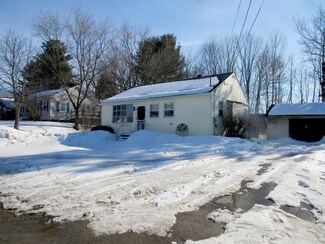 47 Grove St, Brewer, ME 04412