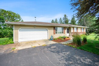52237 Pulver Rd, Three Rivers, MI 49093