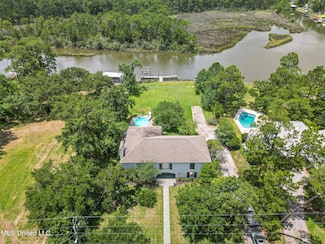 133 Fairway Dr, Pass Christian, MS 39571