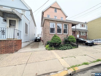 717 Warren St, Harrison, NJ 07029