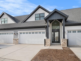 218 Lakeview Ln Unit 210, Beaver Dam, WI 53916