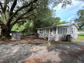 510 Rochelle Ln, Jesup, GA 31546