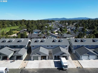 1577 37th St, Florence, OR 97439