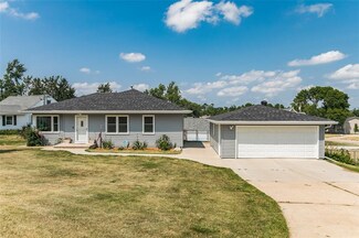 66 Allview Dr SW, Cedar Rapids, IA 52404
