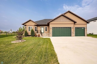 7214 Eagle Pointe Dr S, Fargo, ND 58104