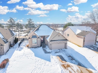1613 Oxford Ct, Andover, KS 67002
