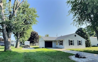 802 W Alice St, Kouts, IN 46347