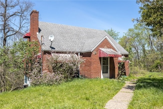 321 Apache Dr, Monessen, PA 15062