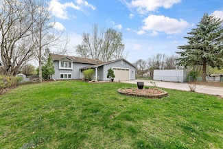 4253 W 140th St, Savage, MN 55378