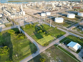 631 3rd Ave S, Texas City, TX 77590