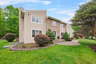 1 Blue Sky Dr, Suffern, NY 10901