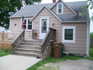 615 N 3rd St, Winterset, IA 50273