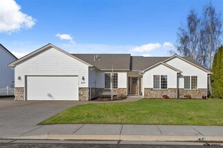 622 Aeronca St, Independence, OR 97351