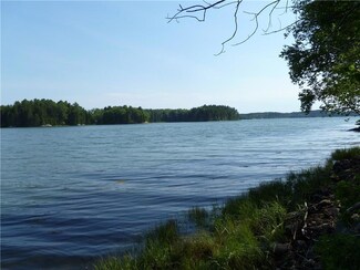 68 Treasure Point Rd, Saint George, ME 04860