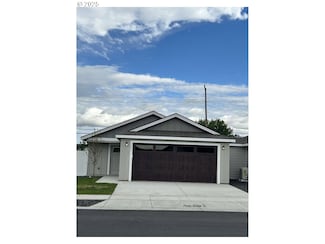 1085 NE Emerald Dr, Hermiston, OR 97838