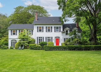 251 Bayville Rd, Locust Valley, NY 11560