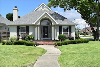 1101 Ridgelake Dr, Metairie, LA 70001