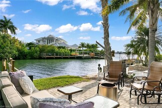 1360 Chesapeake Ave, Naples, FL 34102