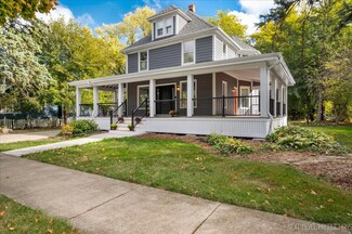 328 S 7th St, Saint Charles, IL 60174